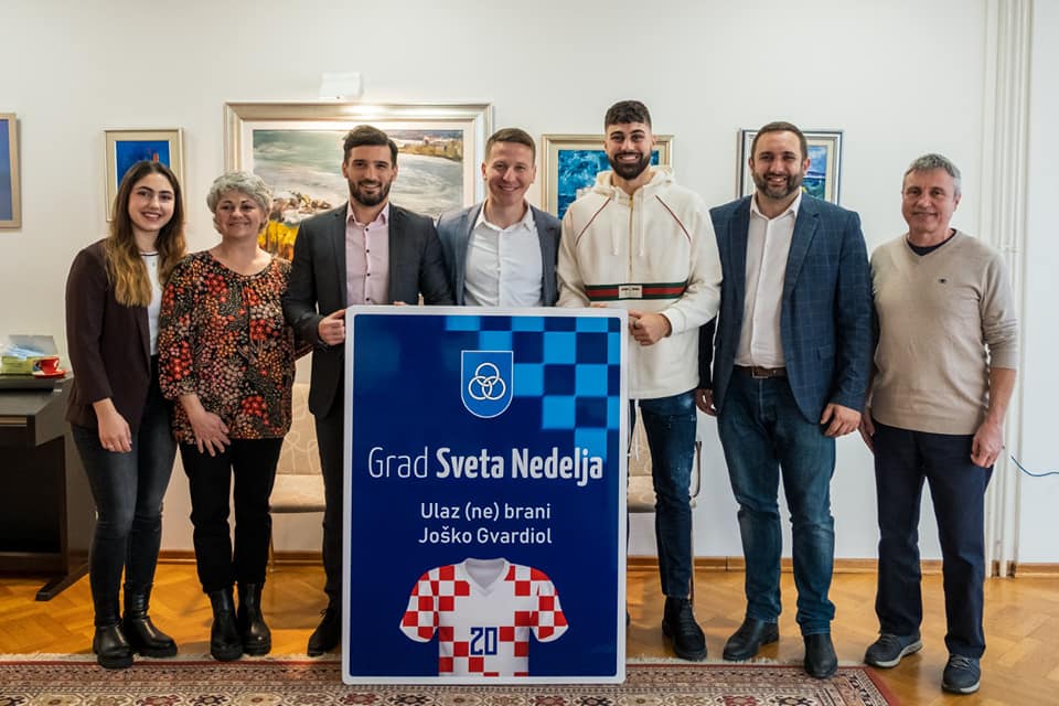 Jošku Gvardiolu uručeno priznanje Grada Svete Nedelje